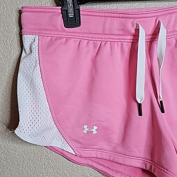 NWT Under Armour Medium Pink Tech Terry Fitted Running Shorts with white - Picture 3 of 9